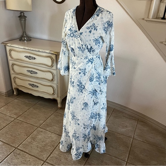 Talisman XS Carly Bluebell Woven Floral Print V-Neck Bell Sleeve Wrap Maxi Dress - Picture 4 of 11